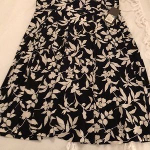 Black and white floral Merona skirt